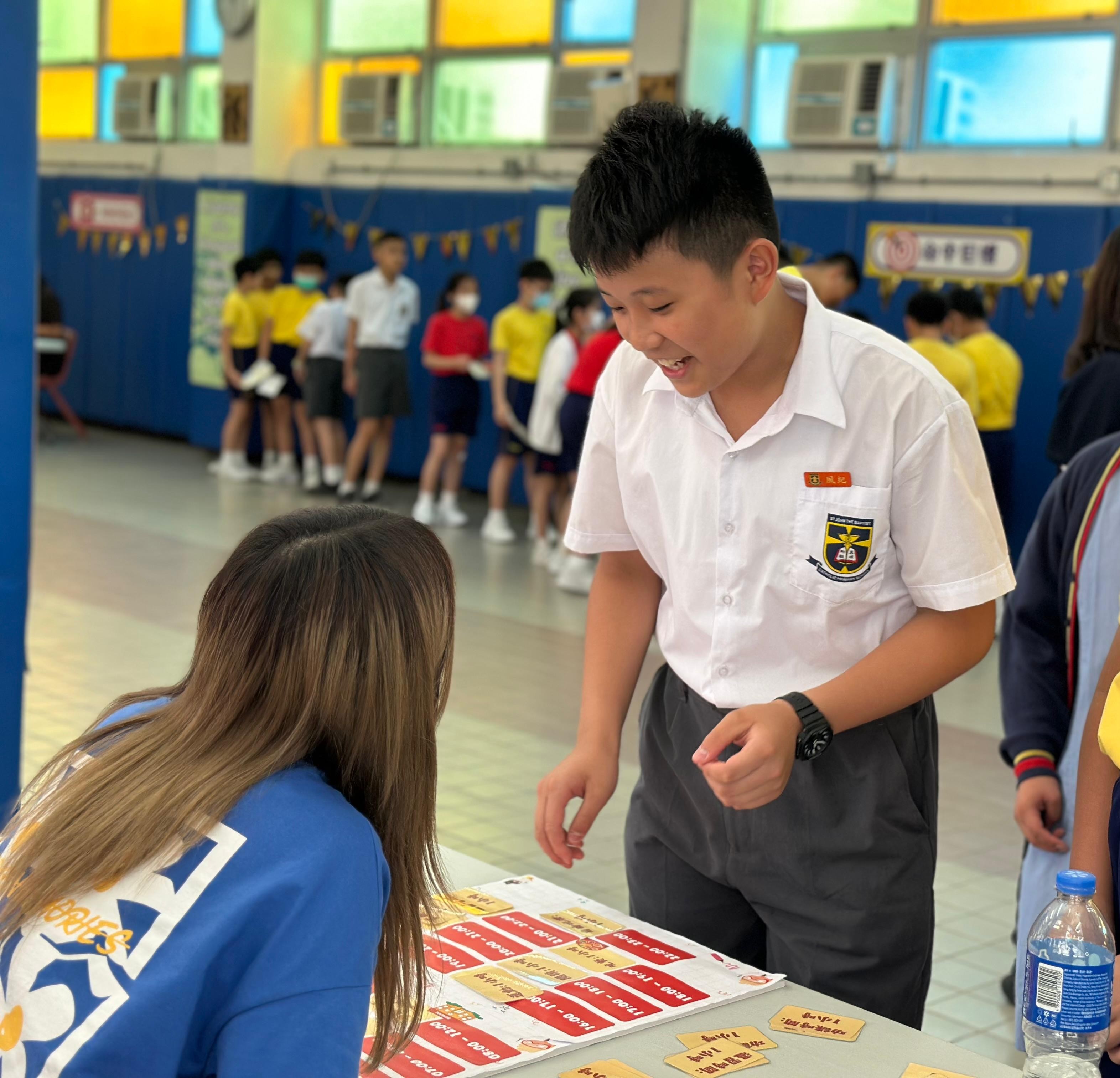 校本訓輔組攤位遊戲嘉年華 (9).1.jpeg